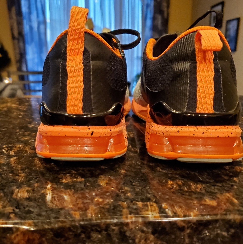 Asics - Picture 2 of 5
